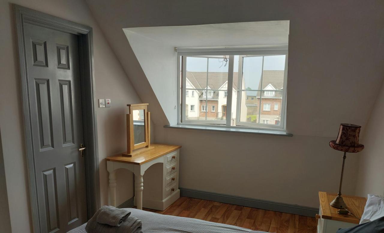 Cathedral Court Apartment Ennis Exterior foto