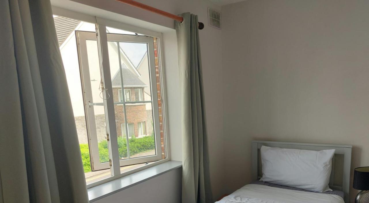 Cathedral Court Apartment Ennis Exterior foto