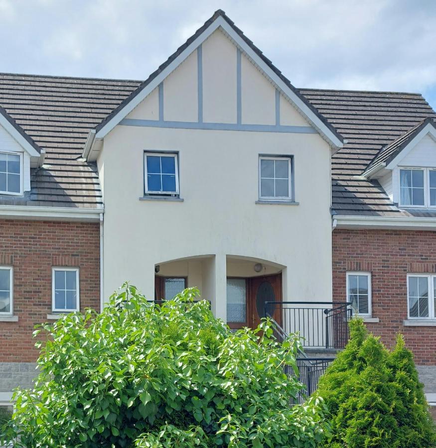 Cathedral Court Apartment Ennis Exterior foto